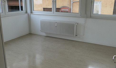 Helle, neu renovierte 3 ZKB-Innenstadt-Wohnung im Stadthaus