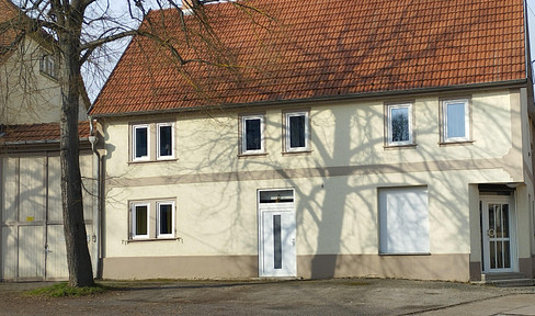 Detached house with plenty of space and possibilities