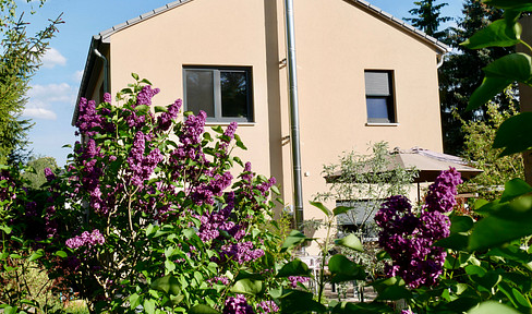 Berlin on your doorstep and yet close to nature - modern house (EEK A) in a prime location