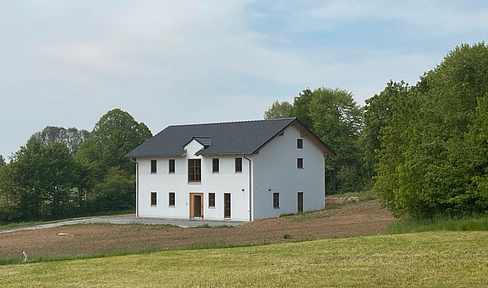 Lieblingsplatz gesucht? Traumhaus Nähe Cham mit genehm. Pferdehaltung, ELW, KFW 40, Biogas