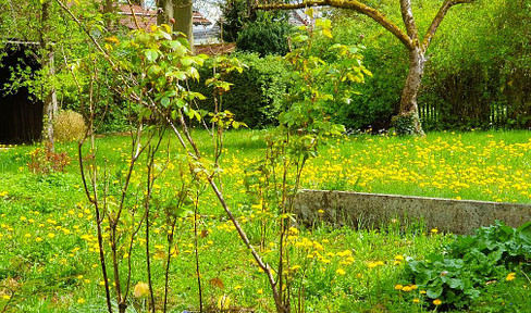 EINZIGARTIGE GRUNDSTÜCKSHÄLFTE FÜR DEN NEUBAU EINER VILLENHÄLFTE