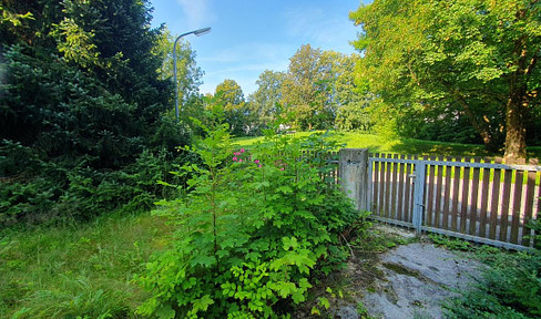 NEUBAU VON 3 WOHLFÜHL-HÄUSERN AUF TRAUMGRUNDSTÜCK IN GROSSHADERN