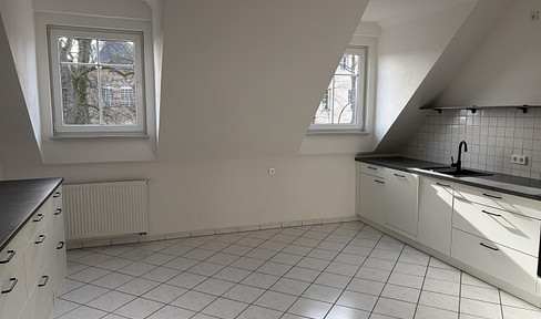 Modern, spacious 2-room apartment in Bischmisheim.