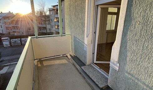 First occupancy after renovation - 5-room apartment on the 1st floor in a quiet location