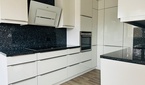 Helle DG-Wohnung mit großer Dachterrasse, Stellplatz & Nähe S-Bahn Hermsdorf