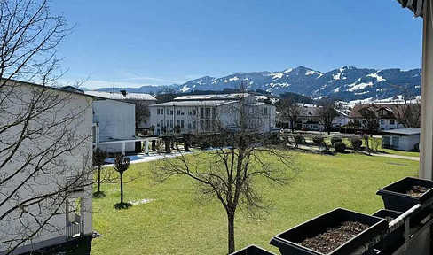 Ruhige, schöne 4-Zi-Whg mit Bergblick, Südloggia u Garage in Sonthofen – von privat