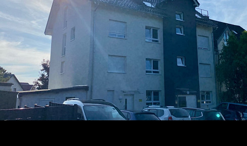 Commission-free house in house (over 3 floors) with garden and parking space!