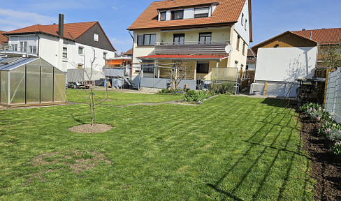 2-3 family house with 3 garages and large garden in Altbach