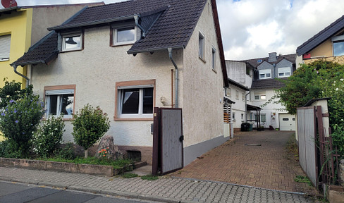 Investment property: MFH with 4 residential units in a quiet location in the heart of Rheinhessen