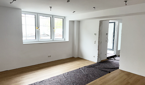 2 Zimmer Wohnung mit Einbauküche und Garten + 20 qm Terrasse