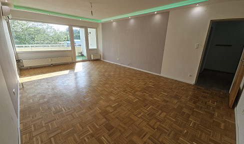 Free of commission! Top cut and light-flooded 3.5-room apartment with large loggia