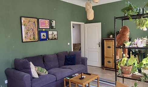 Charming 2-room apartment in a historic building with a fitted kitchen, available from November 1st, 2026.