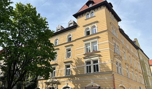 Neo-Renaissance listed building most beautiful Schwabing 2 rooms + WOKÜ 1OG