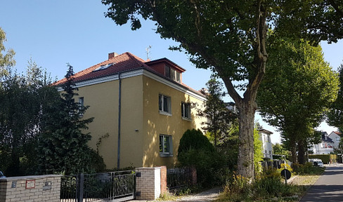 Schöne Stadtvilla in bester Lage von Berlin-Niederschönhausen mit unverbaubarem Blick