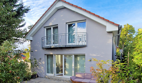 Von Privat: Lichtdurchflutetes Architekten-Haus mit Einliegerwohnung in Top-Halbhöhenlage