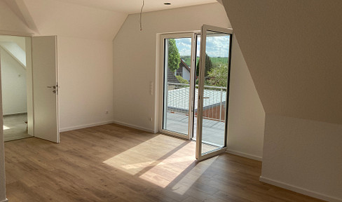 Wiesenbach: Bright 3-room apartment on the 2nd floor.
