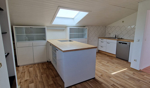 Bright, 2.5-room apartment with a large living/kitchen area, located in a quiet, wooded area – just 5 minutes from Heidenheim.