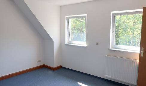 HELL und FREUNDLICH ! Schöne 3R-Wohnung + EBK in Grünhain-Beierfeld, ca. 69 m²