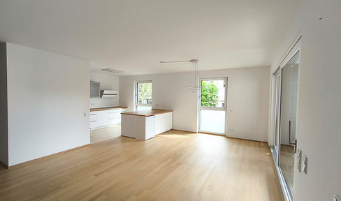 Großzügige 3 Zimmer Wohnung zentral Wiesbaden / 2 Bäder + Tiefgaragenstellplatz / Wilhelms IX