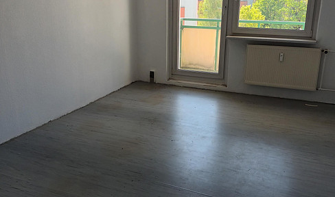 Schöne 4 Zimmerwohnung mit Balkon