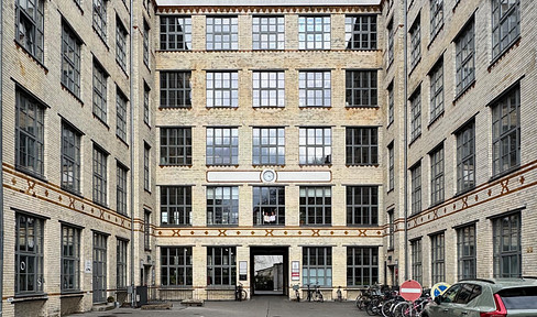 Attractive loft office space in a top location in Berlin Mitte on Arkonaplatz