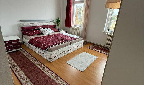 4 room apartment with balcony and bathtub