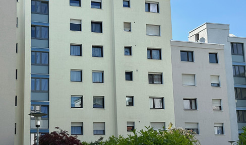 Hemmingen, well-designed, light-flooded 4-room apartment, with hobby room and underground garage