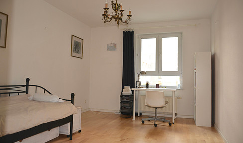 Free of commission and occupancy: Charming apartment in Prenzlauer Berg