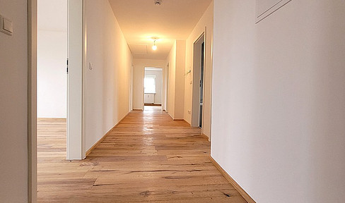 Newly renovated 5-room apartment in a central, quiet location in Moosburg (+ loft)