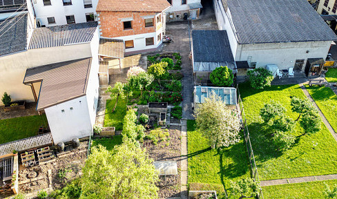 Haushälfte mit Maisonette Wohnung, großer Garten und Gewerbe **OHNE PROVISION**