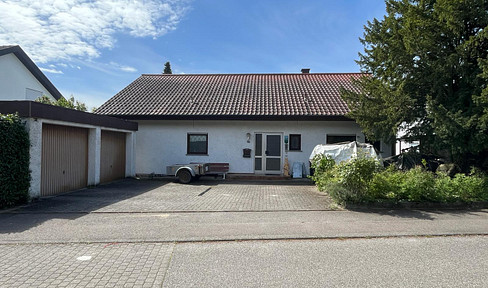 Einfamilienhaus mit massiver Doppelgarage