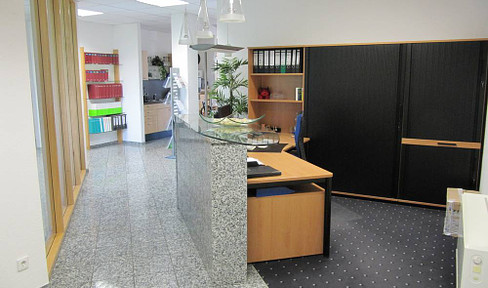Prestigious and bright office/law firm close to the S-Bahn (400 m) in Herrenberg