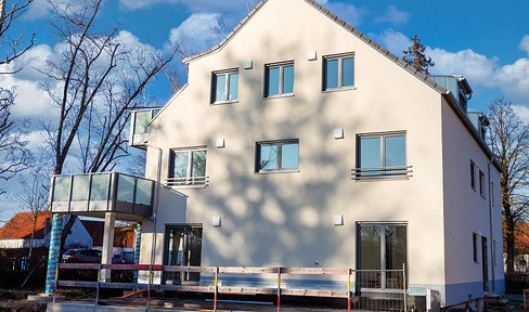 First-class basement apartment in new building with garden area