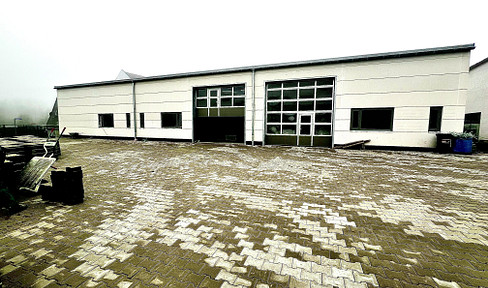 Centrally located operating, exhibition and storage hall 200 sqm plus outdoor area