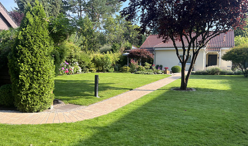 Bungalow+guest house 1014sqm plot further developable