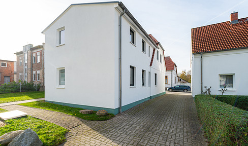 Renovated 2-room apartment in popular Putbus location with parking space and cellar compartment