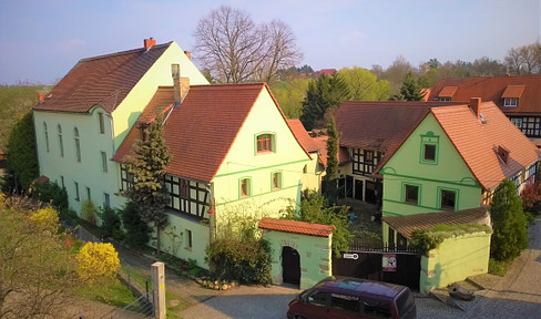 Renovated inn with dance hall and at least 3 apartments