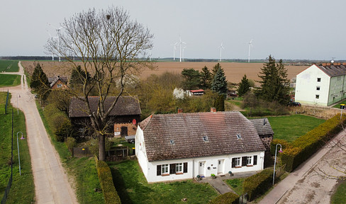 Large house with barn in the green Uckermark region
