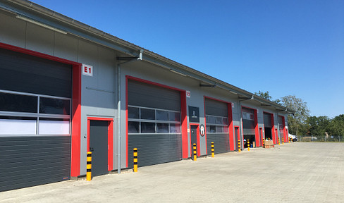 Commercial hall near Hamburg - 160 m² - €8 per m² (excluding utilities) + €1.30 per m² (utilities), heated.