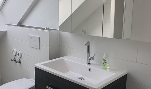 Schöne Dachgeschosswohnung mit Südbalkon