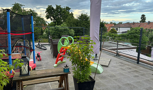 RESERVIERT- Lichtdurchflutete Drei-Zimmer-Wohnung mit Dachterrasse