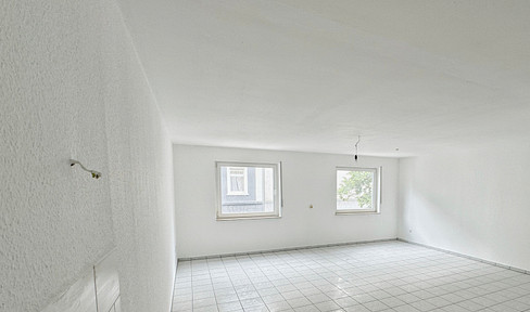Renovated apartment with balcony right by the woods and canal