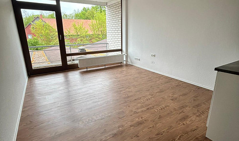 Cozy 1-room apartment with fitted kitchen and parking space in Horn-Bad Meinberg - Available immediately!