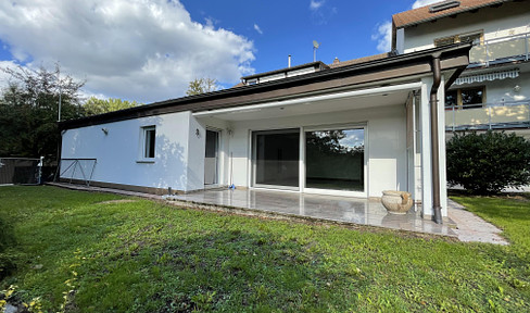 Spacious bungalow with southwest-facing terrace and garden directly on the Farrnbach river