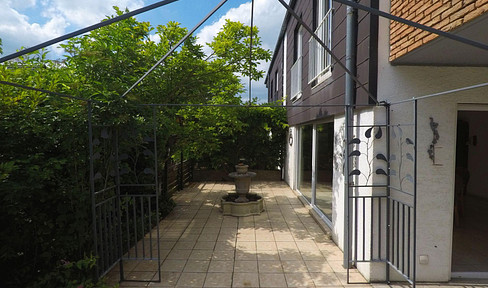 DHH, provisionsfrei - Idyllisches Zuhause mit eingewachsenem Garten in Feldrandlage
