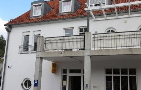 Helles Büro oder Handelsfläche mit 3 Stellplätzen