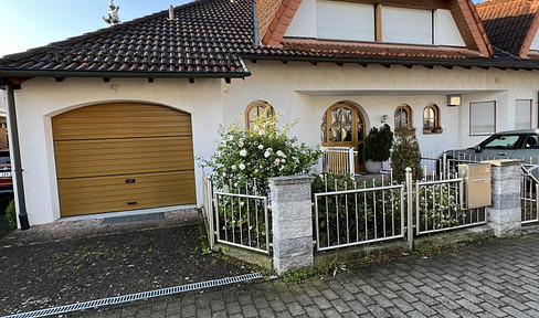 excl. semi-detached house in Rodgau-Jügesheim - real divided