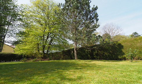 Idyllic building plot without old stock directly from the owner