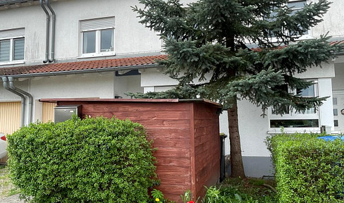 Beautiful terraced house in a natural idyll with 5 rooms, full basement and far-reaching views