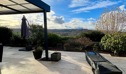 Luxurious 3.5-room apartment with a view of the Rhine